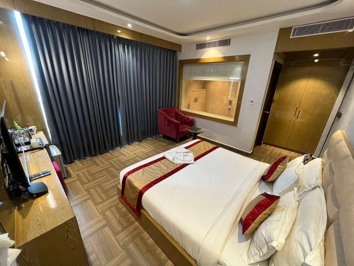 The Landmark Hotel มูซัฟฟาร์ปูร์ ภายนอก รูปภาพ