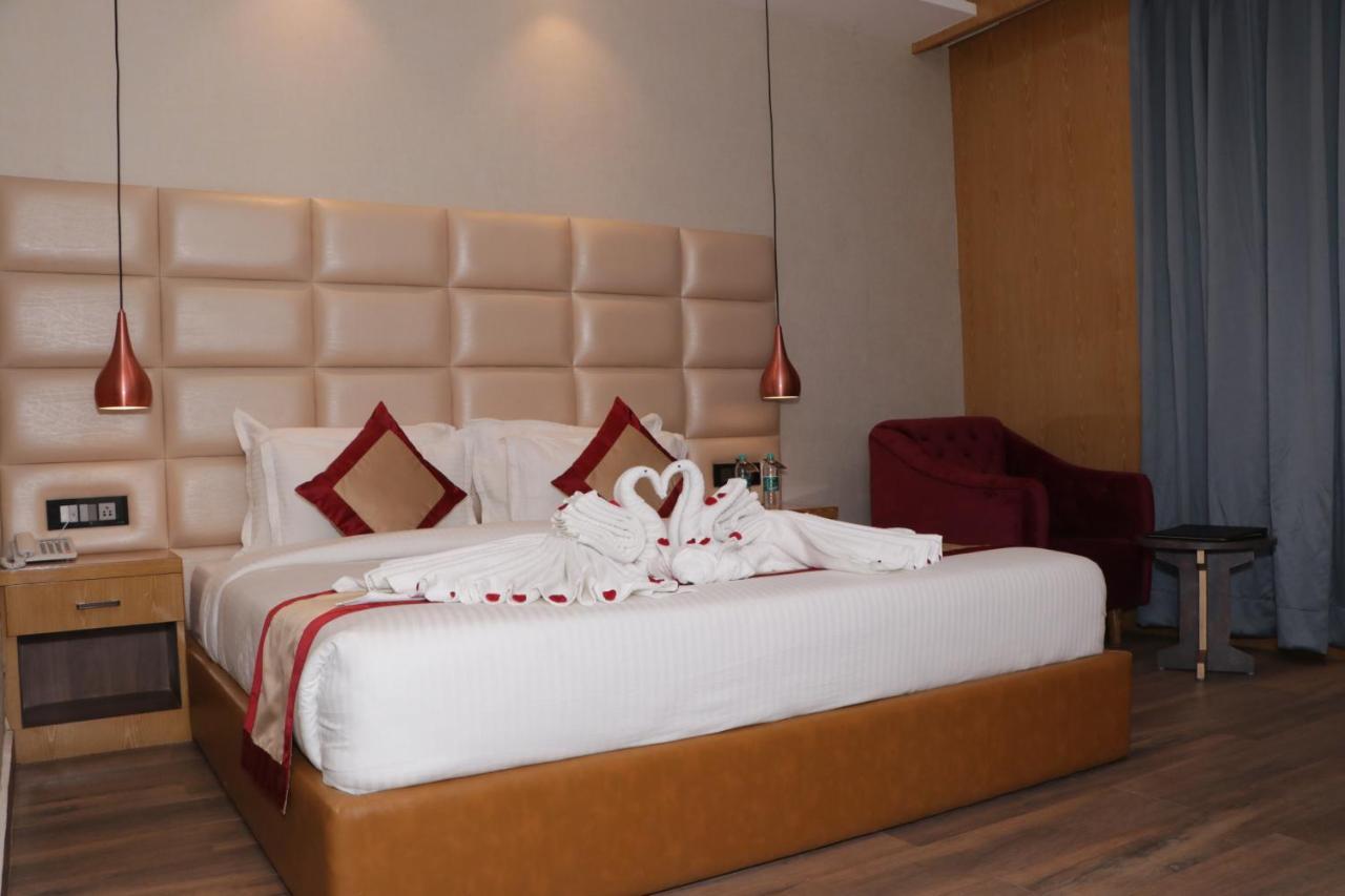 The Landmark Hotel มูซัฟฟาร์ปูร์ ภายนอก รูปภาพ