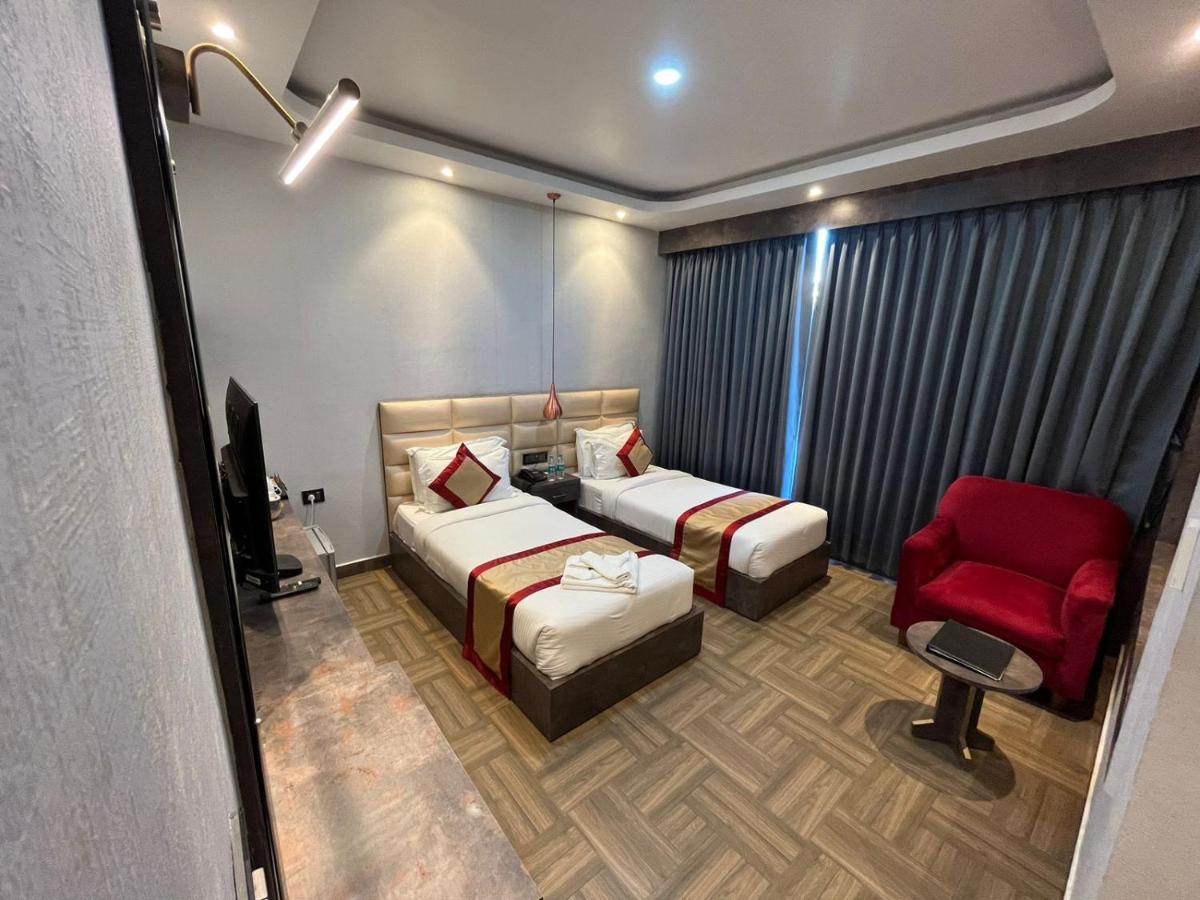 The Landmark Hotel มูซัฟฟาร์ปูร์ ภายนอก รูปภาพ